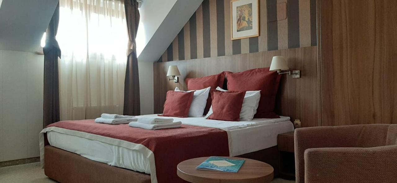 Hotel Gott Braşov Extérieur photo