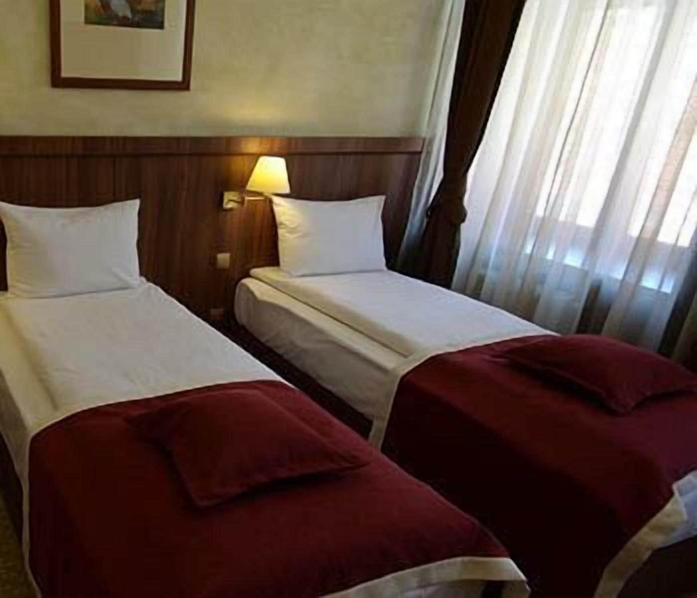 Hotel Gott Braşov Extérieur photo
